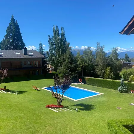 Con Piscina En * Llivia